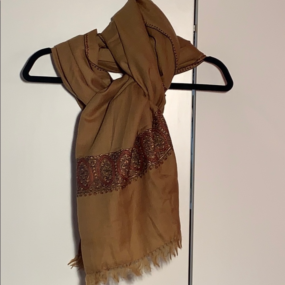 HAND LOOMED WOOL SCARF